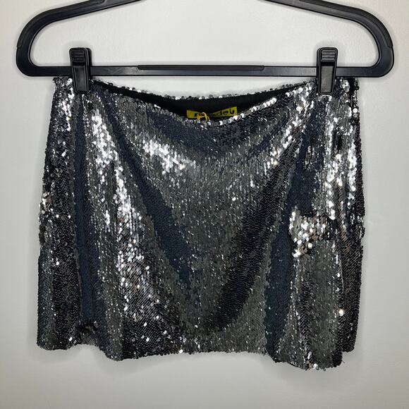 NWT REMADE MARQUES ALMEIDA Sequinned Mini Skirt Silver Medium 6 - Picture 2 of 7